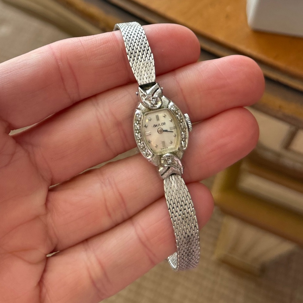 Antique Dainty Deco Watch - Picture 4 of 10